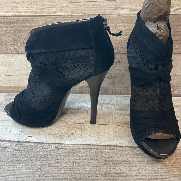 Ellie Tahiti black suede and lace stiletto peep toe - Picture 2 of 13